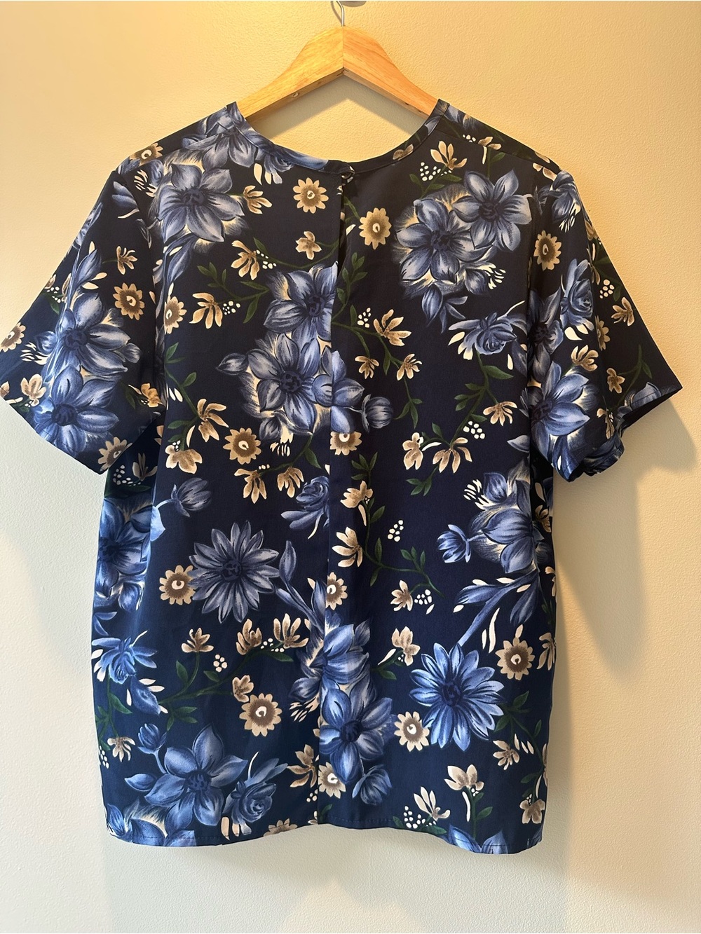 Joanna Floral Navy Blue Short Sleeve Blouse - Picture 5 of 5